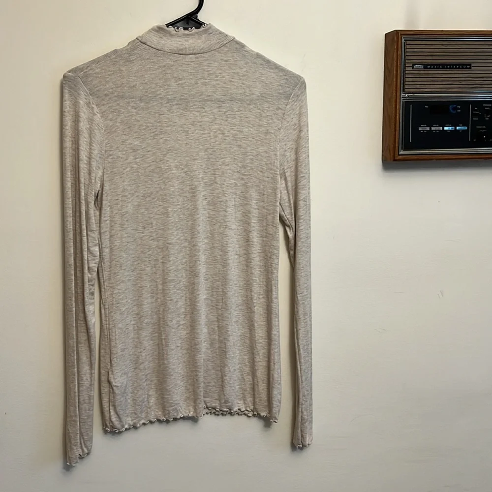 GAP Cream Ribbed Turtleneck - Picture 4 of 5